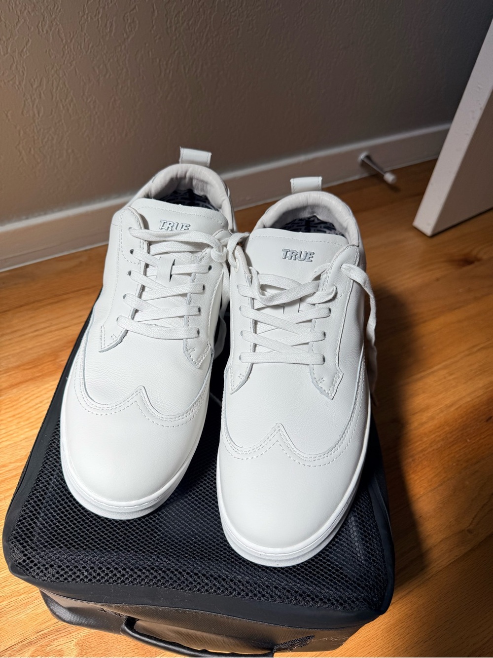 BRAND NEW True Links Wing Tip Men’s Golf Shoes Size 10